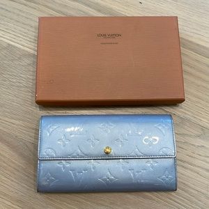 Authentic Louis Vuitton LV Vernis Light Blue wallet/ clutch